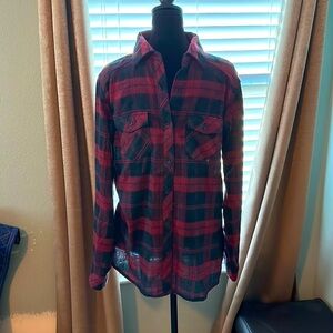 Women’s flannel red & black plaid button down collared, long sleeved size M NWT